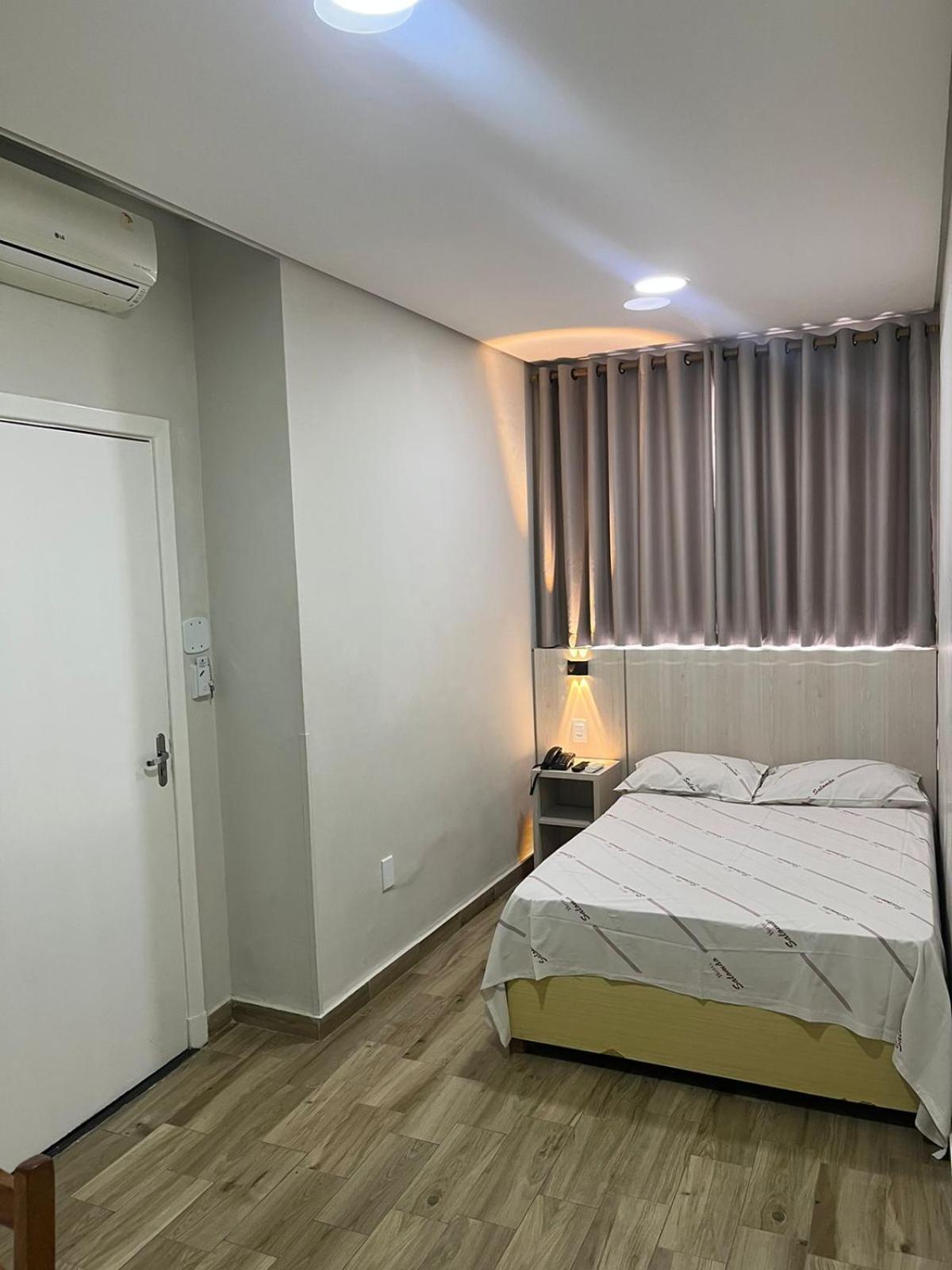 Hotel Salomao - Proximo A 25 De Marco, Bom Retiro, Bras E Rua Santa Efigenia, A 2 Minutos Do Mirante Sampa Sky E Pista De Skate Anhangabau Сан-Пауло Экстерьер фото